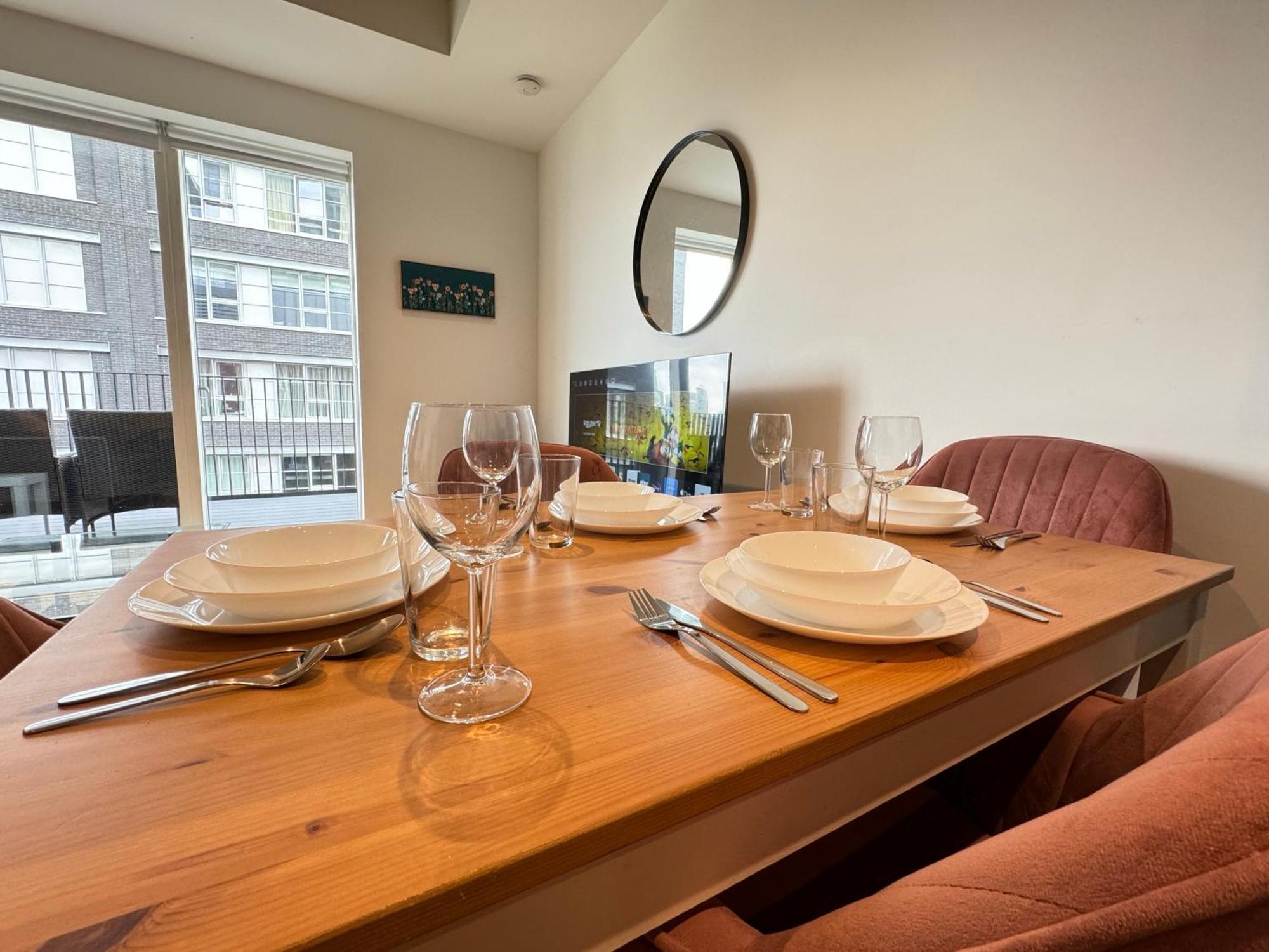 London Luxury Flat With Balcony, River View, O2 Arena, Excel, Canary Wharf, Station Apartment ภายนอก รูปภาพ