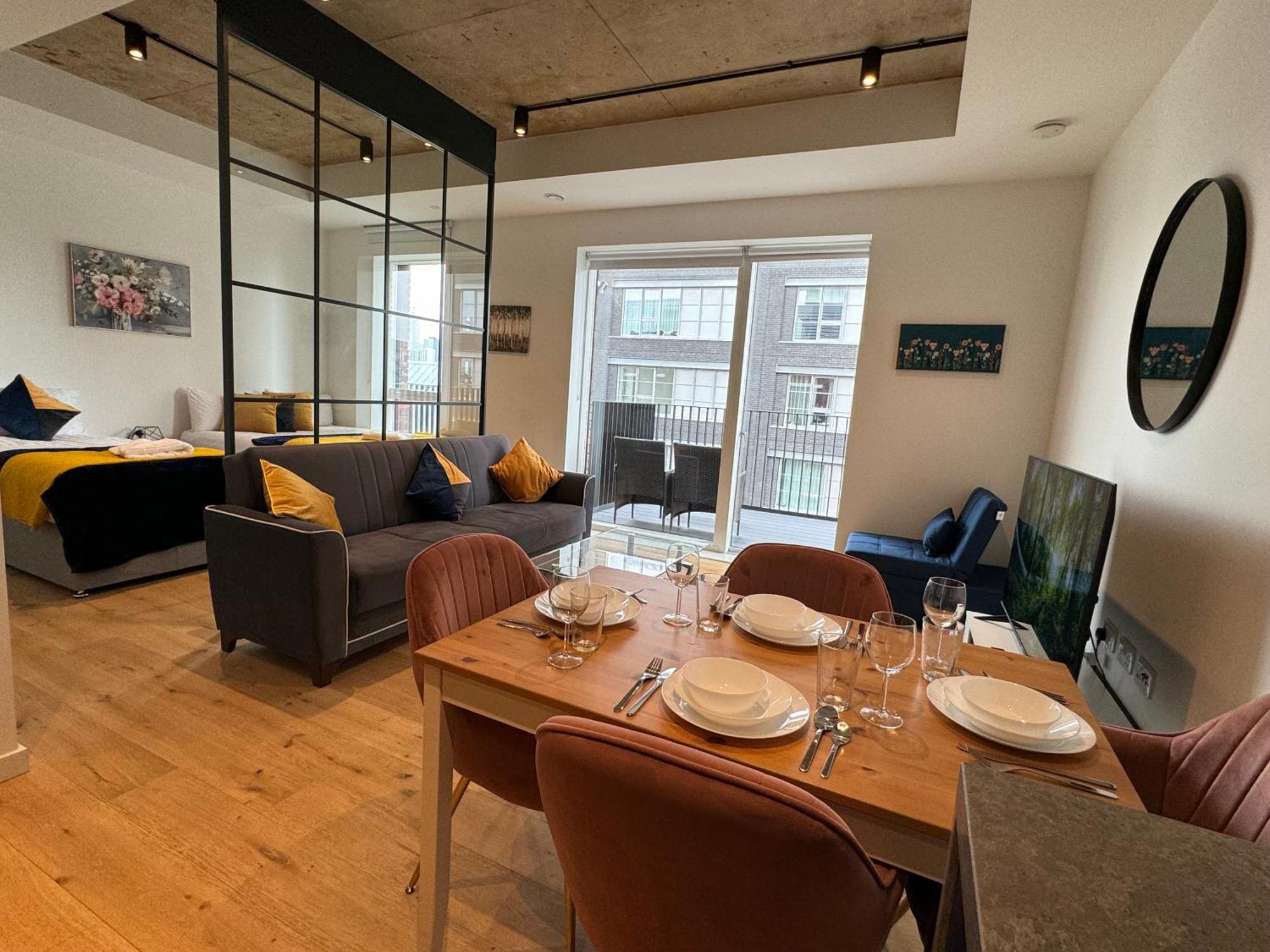 London Luxury Flat With Balcony, River View, O2 Arena, Excel, Canary Wharf, Station Apartment ภายนอก รูปภาพ
