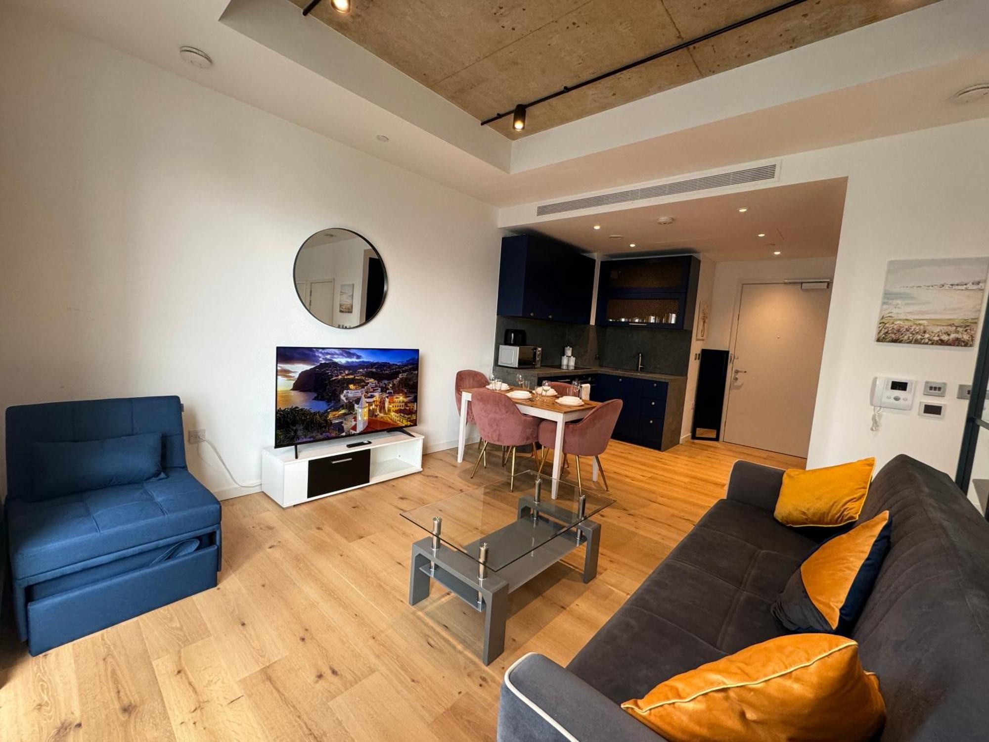 London Luxury Flat With Balcony, River View, O2 Arena, Excel, Canary Wharf, Station Apartment ภายนอก รูปภาพ
