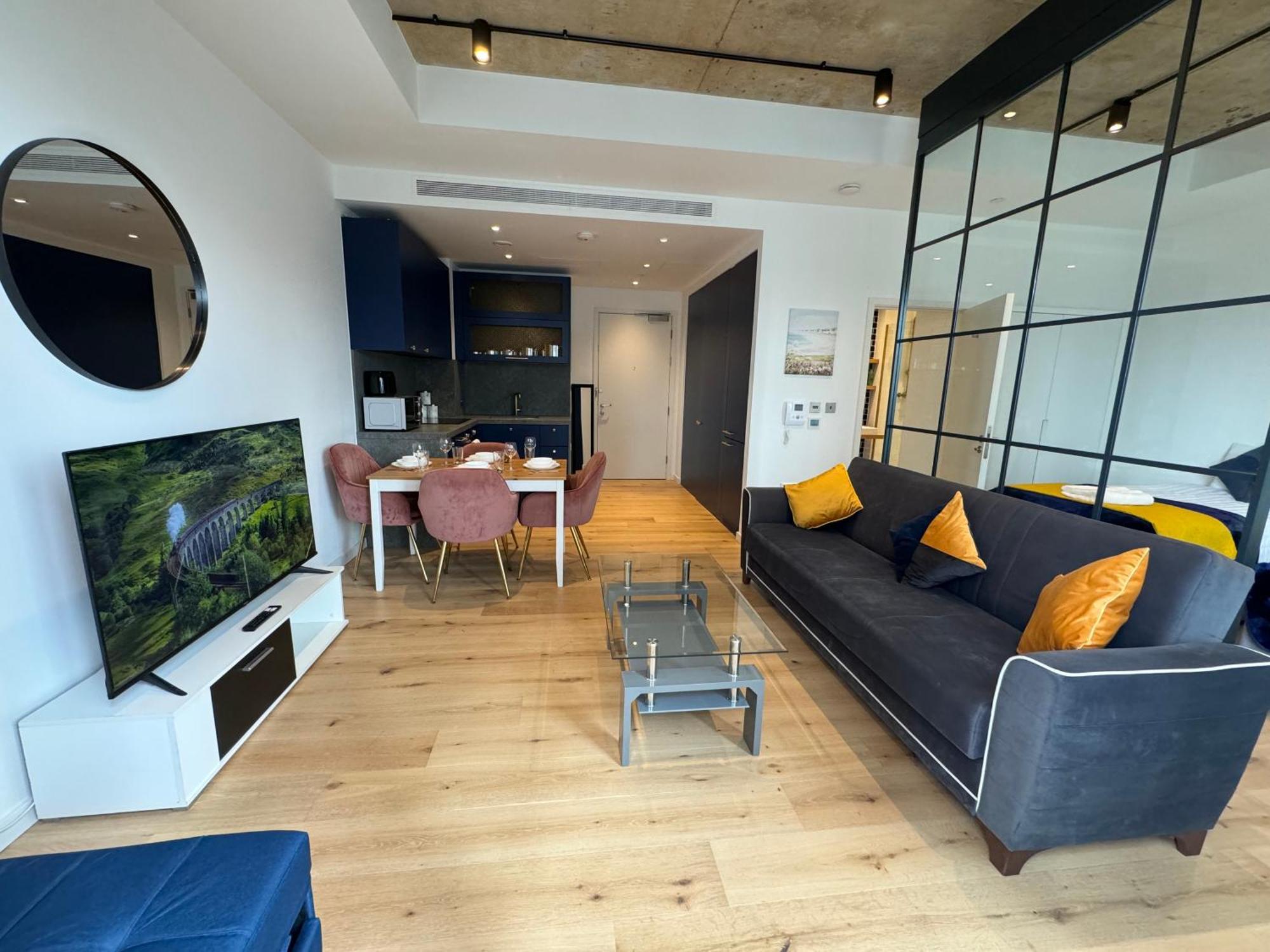 London Luxury Flat With Balcony, River View, O2 Arena, Excel, Canary Wharf, Station Apartment ภายนอก รูปภาพ