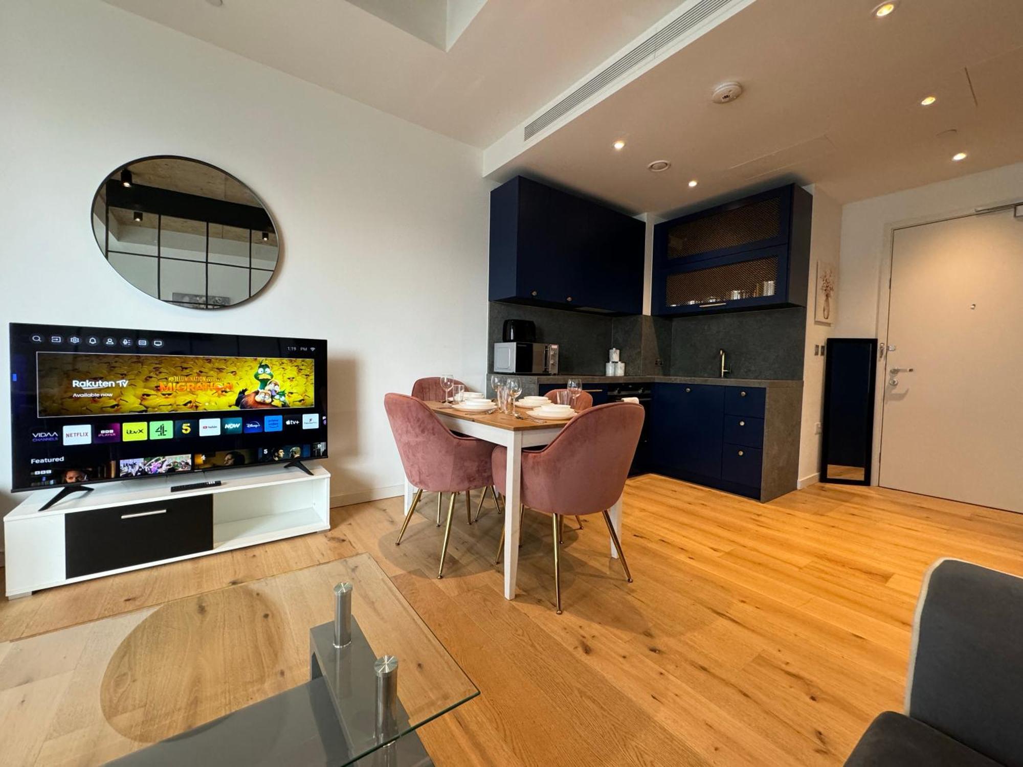 London Luxury Flat With Balcony, River View, O2 Arena, Excel, Canary Wharf, Station Apartment ภายนอก รูปภาพ