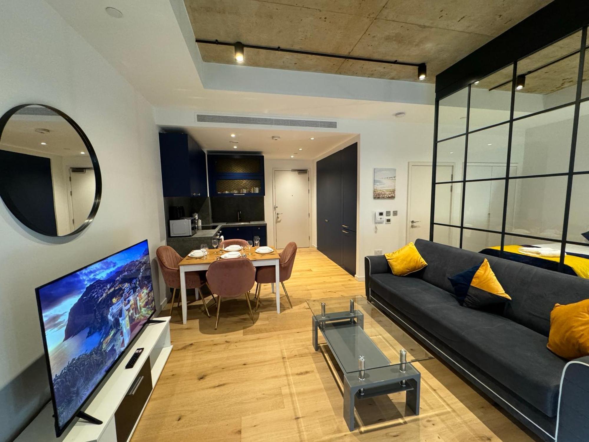 London Luxury Flat With Balcony, River View, O2 Arena, Excel, Canary Wharf, Station Apartment ภายนอก รูปภาพ